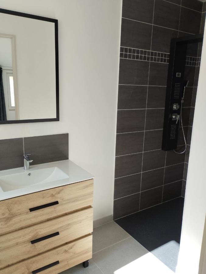 Appartement Meuble Et Tout Confort, Au Milieu De La Campagne Saint-Paul-Trois-Châteaux Exteriör bild